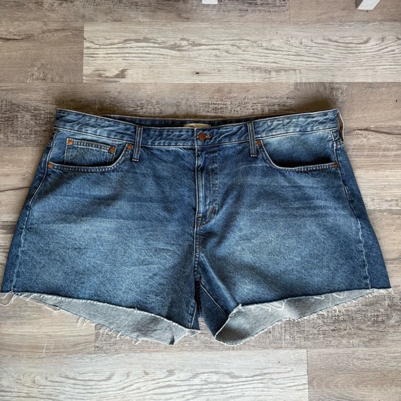 Madewell Pants - Madewell Women's Plus Raw Hem Relaxed Denim Shorts CA4 Blue Size 24 W